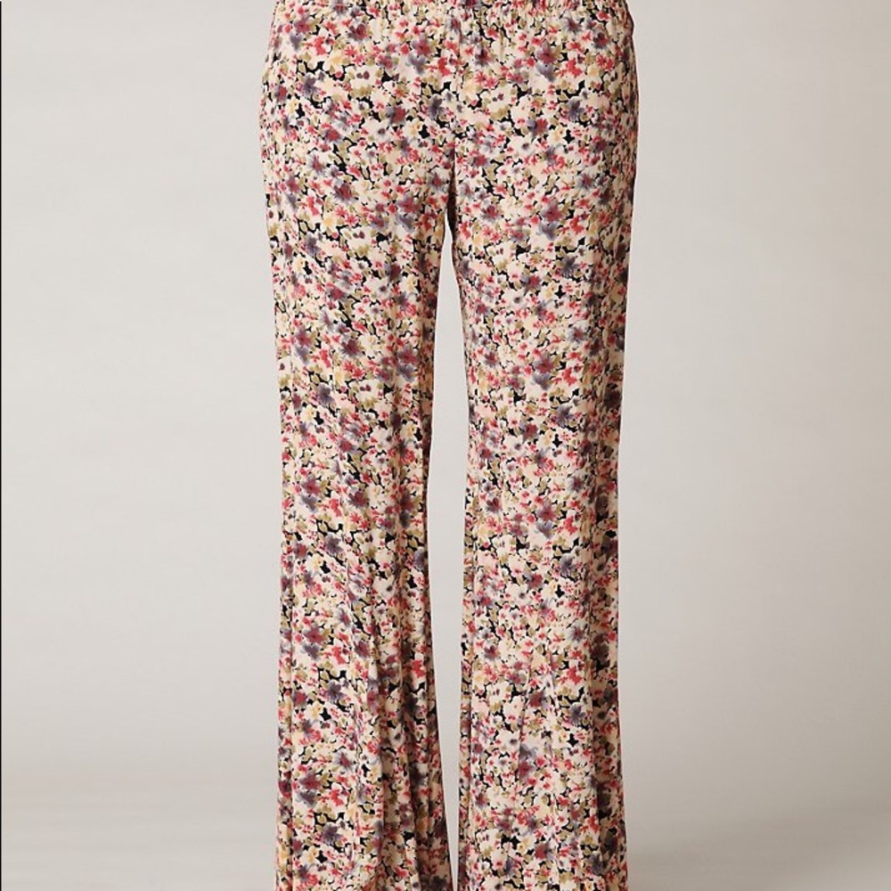 Adorable stretch wide leg  free people pants